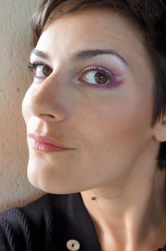 Une violette ornée en rose Une violette ornée en rose