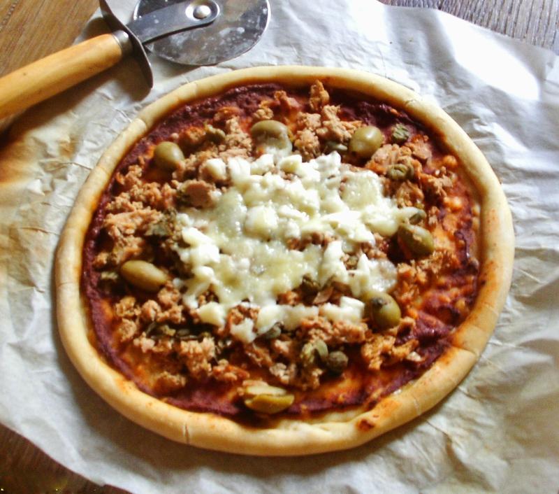 pizza au thon olive mozzarella et câpres