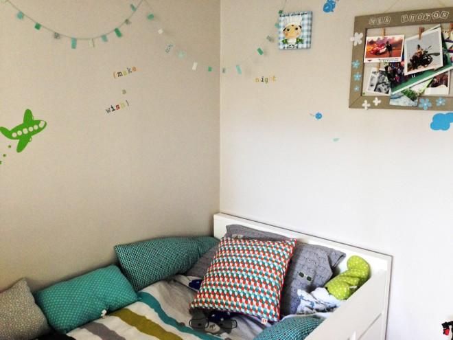Décoration de chambre d’enfant avec decoBB Coussin-DecoBB-ecailles-Djeco 3