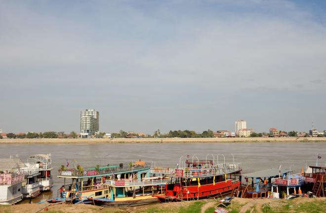 Cambodge: Phnom Penh express fleuve