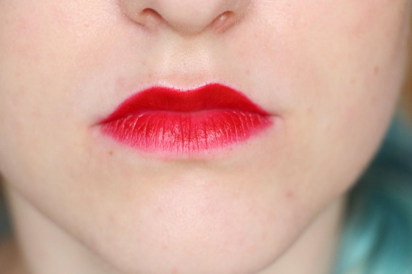 Premières impressions sur les NOUVEAUX APOCALIPS MATTE de Rimmel ; mes nouveaux chouchous de l'automne? Premières impressions sur les NOUVEAUX APOCALIPS MATTE de Rimmel ; mes nouveaux chouchous de l'automne?