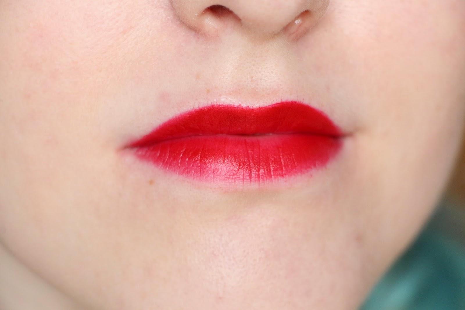 Premières impressions sur les NOUVEAUX APOCALIPS MATTE de Rimmel ; mes nouveaux chouchous de l'automne? Premières impressions sur les NOUVEAUX APOCALIPS MATTE de Rimmel ; mes nouveaux chouchous de l'automne?