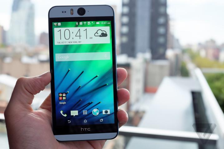 Le HTC Desire Eye le Smartphone Selfie .