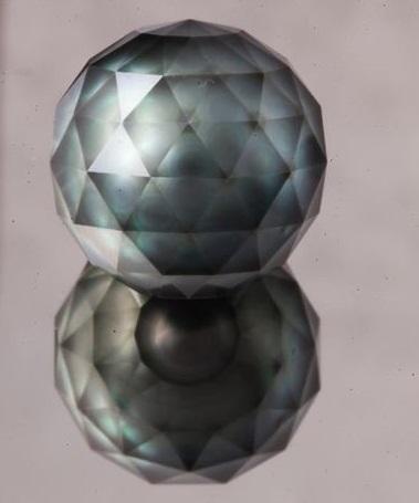 Mineral&Gem: l'exposition internationale des joyaux de la terre perle naturelle de tahiti facettée