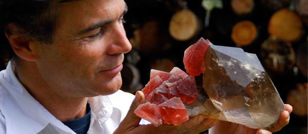 Mineral&Gem: l'exposition internationale des joyaux de la terre fluorine rouge