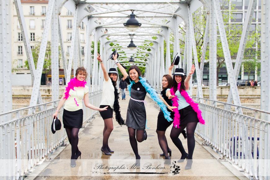 Photographe à Paris Bastille – Séance entre copines EVJF photo enterrement de vie de jeune fille, photographe à paris bastille, séance entre copines EVJF