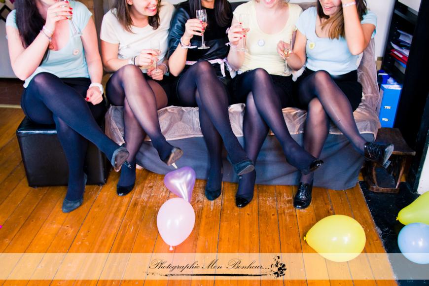 Photographe à Paris Bastille – Séance entre copines EVJF photo enterrement de vie de jeune fille, photographe à paris bastille, séance entre copines EVJF