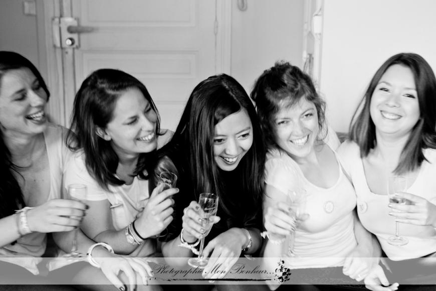 Photographe à Paris Bastille – Séance entre copines EVJF photo enterrement de vie de jeune fille, photographe à paris bastille, séance entre copines EVJF