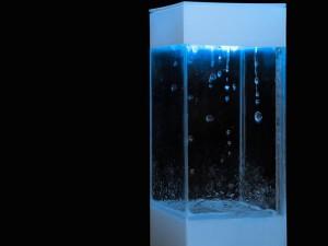 Le gadget qui fait la pluie et le beau temps Le gadget qui buzze au Japon, c'est le Tempescope, une sorte d'aquarium qui recrée les conditions météo extérieures à l'intérieur de votre salon.