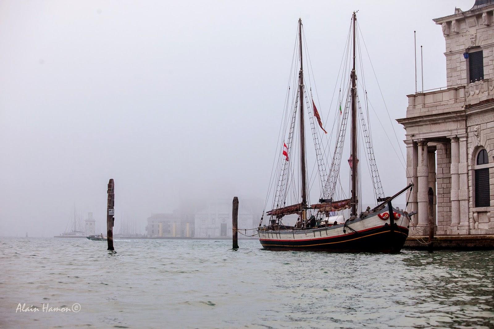 photos de Venise et de la lagune dans un petit matin brumeux