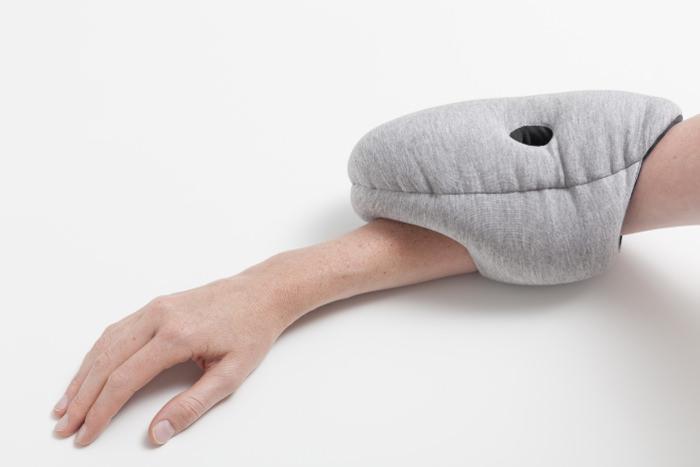 Ostrich Pillow mini les coussins de sieste par le Studio Banana Things Ostrich Pillow mini les coussins de sieste par le Studio Banana Things