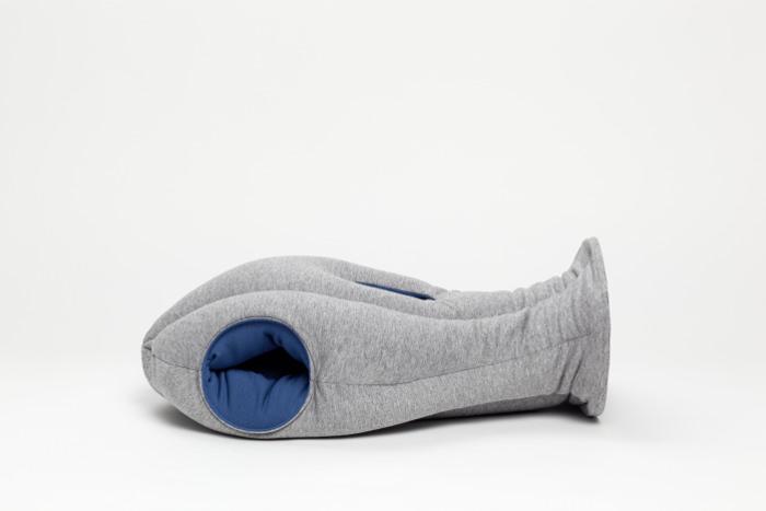Ostrich Pillow les coussins de sieste par le Studio Banana Things Ostrich Pillow les coussins de sieste par le Studio Banana Things