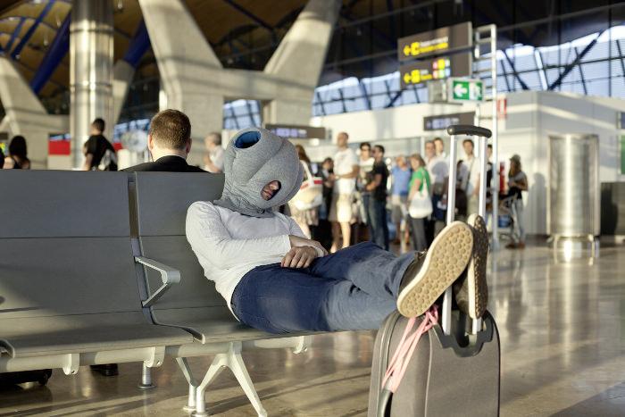 Ostrich Pillow les coussins de sieste par le Studio Banana Things Ostrich Pillow les coussins de sieste par le Studio Banana Things
