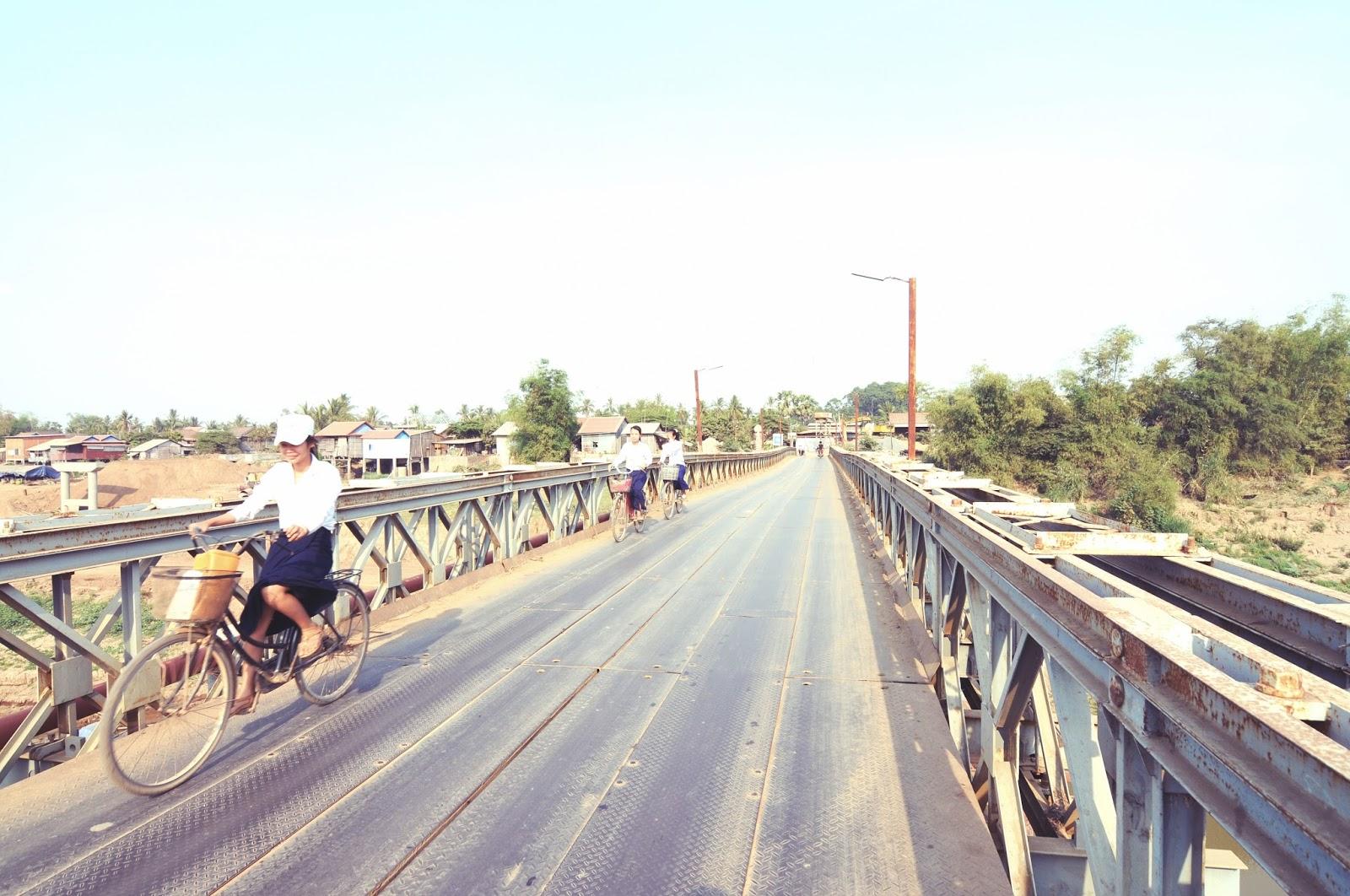 Arrêt chez les musulmans du Cambodge Arrêt chez les musulmans du Cambodge