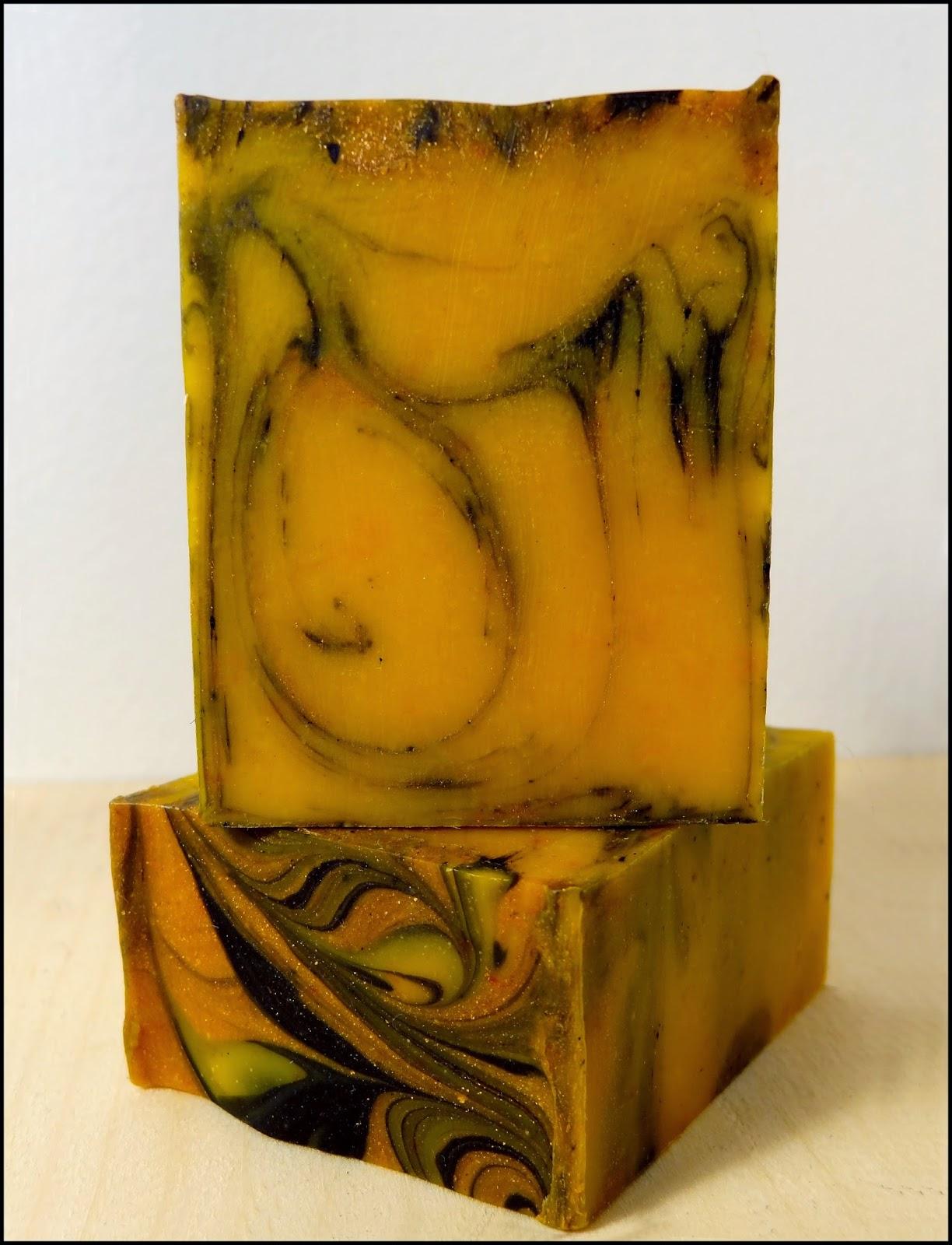 Savon Halloween, à la citrouille et aux épices (surgras 9 %) Savon Halloween, à la citrouille et aux épices (surgras 9 %)