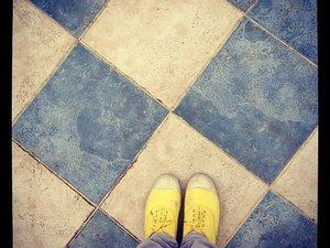 Happy feet ! (c) D'une île à Paris <script type=