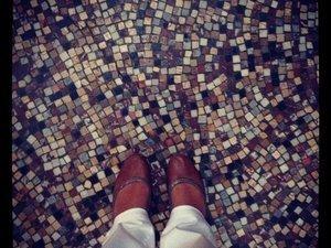 Happy feet ! (c) D'une île à Paris <script type=