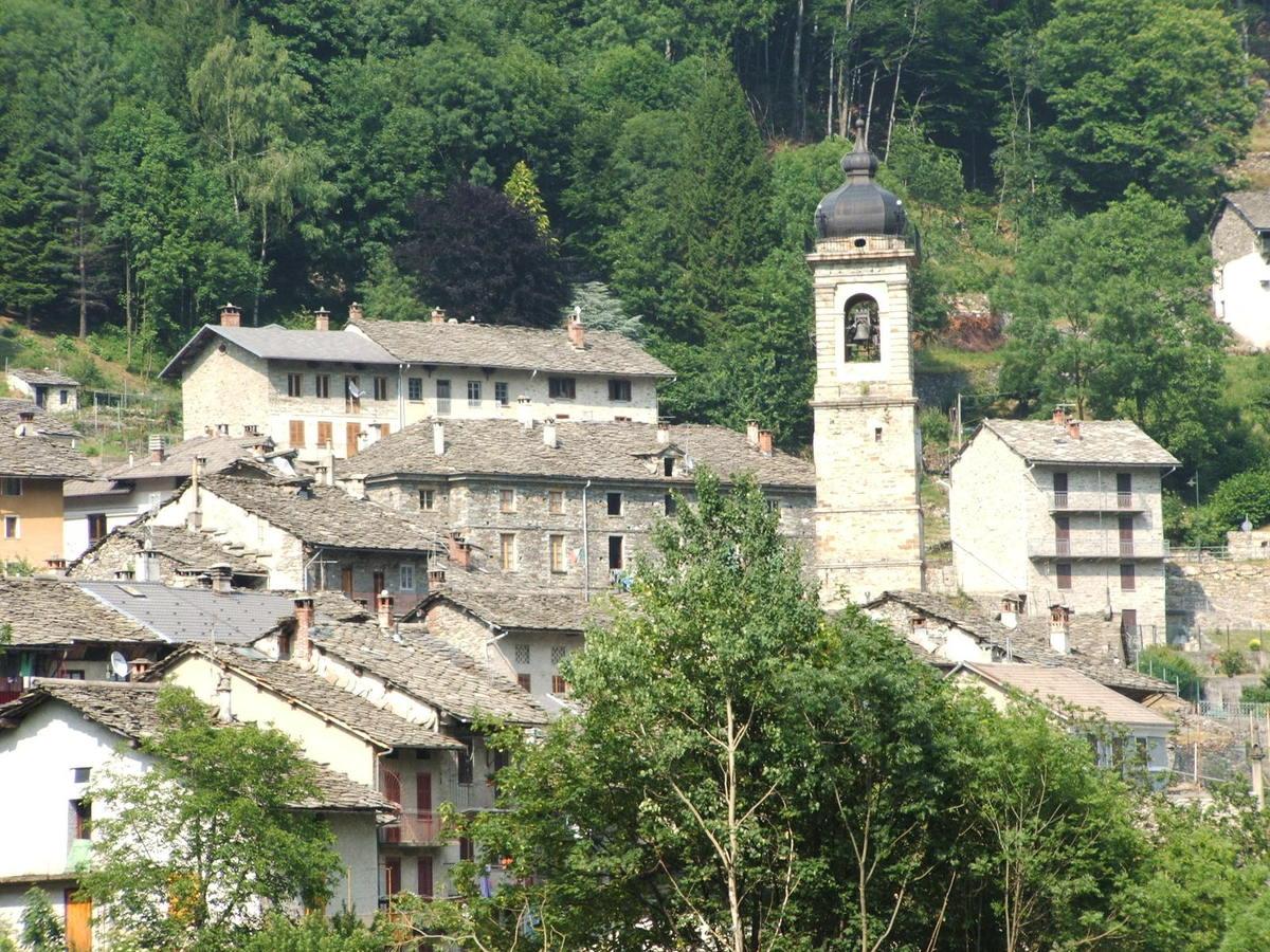 Marina Bellezza de Silvia AVALLONE Village de Piedicavallo (Source Wikipédia)