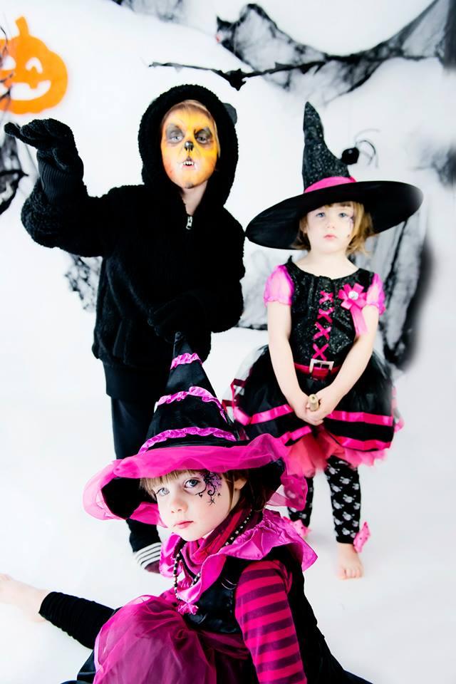 Un loup-garou et deux petites sorcières halloween-belgique-liege-petite-snorkys-photography (1)