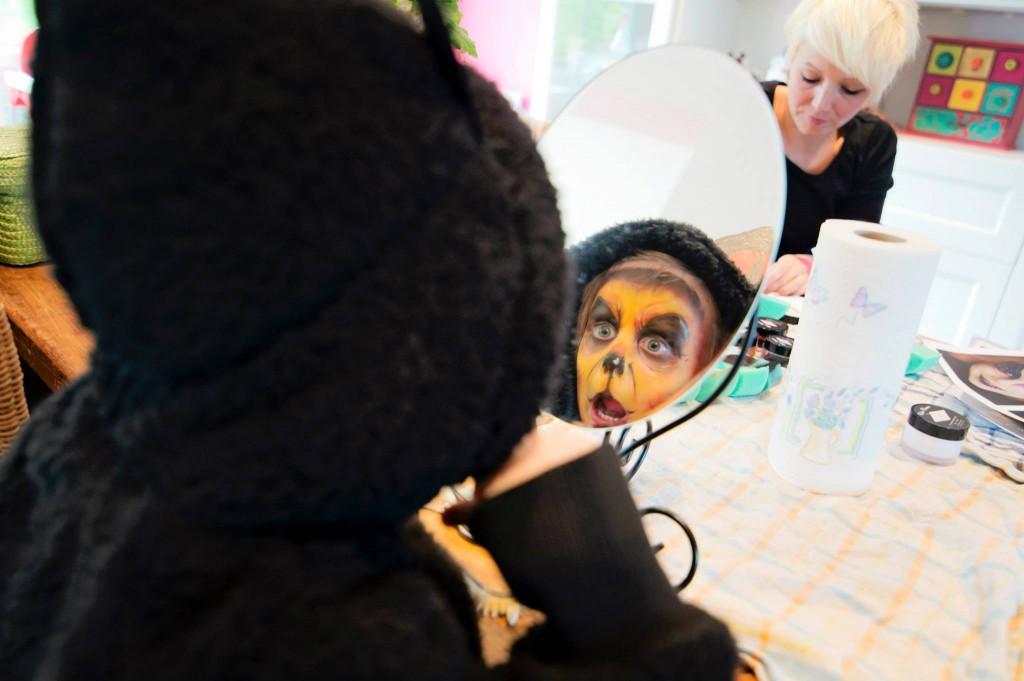 Un loup-garou et deux petites sorcières halloween-belgique-liege-petite-snorkys-photography (8)