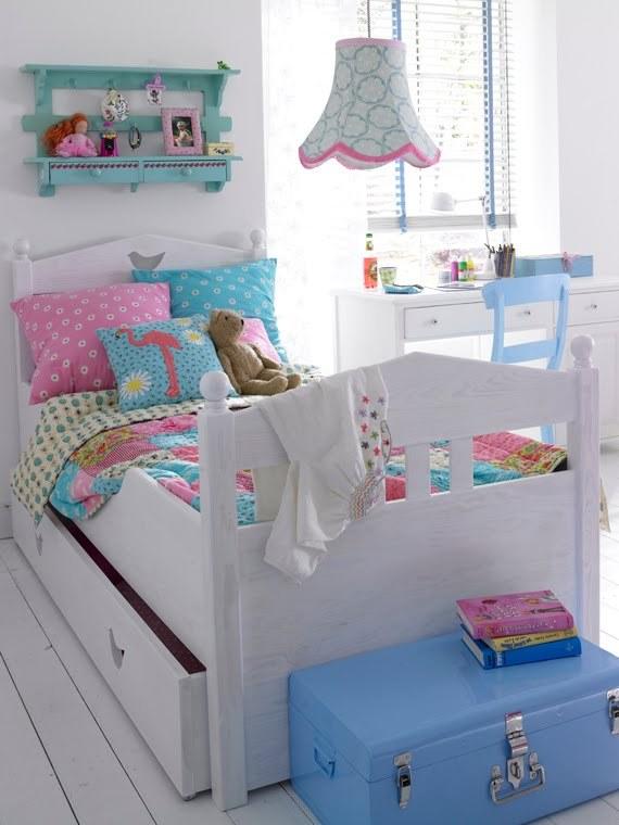Idée de déco pour chambre d'enfants : à fond les flamands roses ! (c) bomedbarn.blogspot.fr