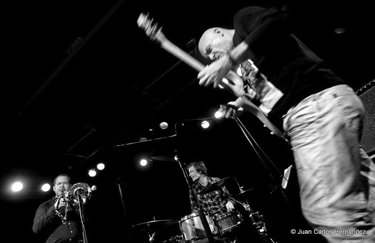 Samuel Blaser Trio passe en contrebande au Sud des Alpes Samuel Blaser Trio par Juan Carlos Hernandez