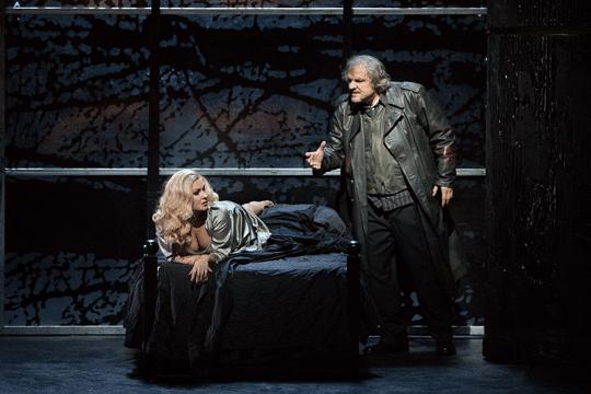 MAcbeth (Zeljko Lucic) et Lady Macbeth (Anna Netrebko) ©Marty Sohl/Metropolitan Opera