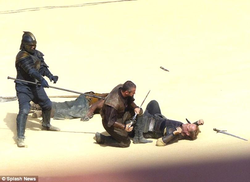 Des photos volées du tournage de la saison 5 de Game of Thrones