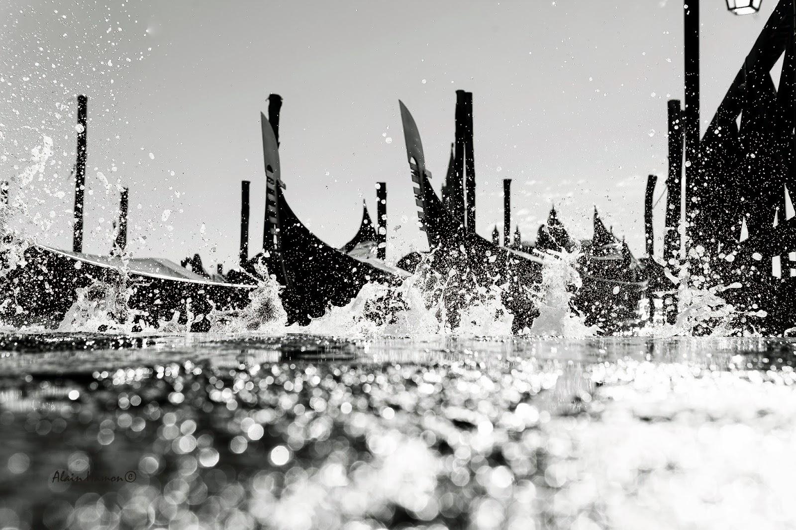 photos de gondoles à Venise un jour d'acqua alta