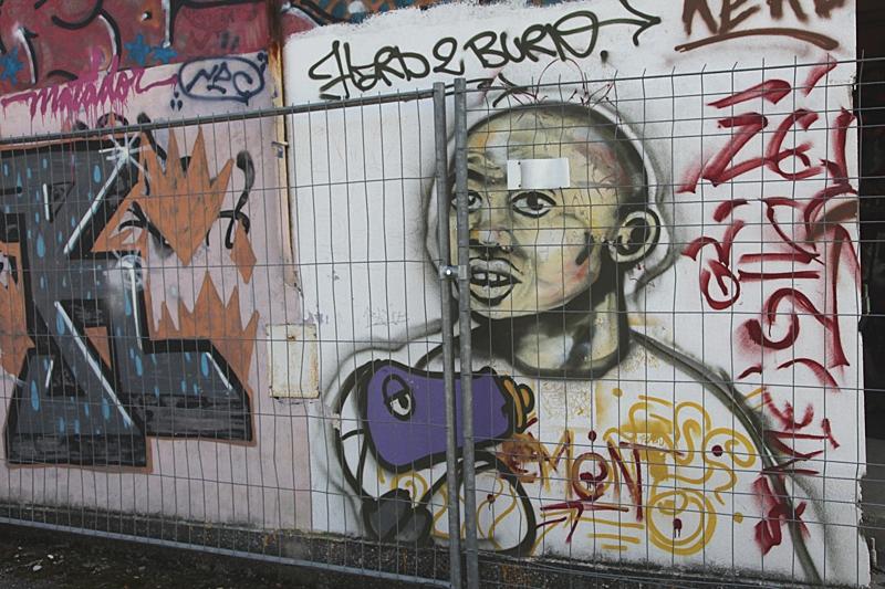 Des graffitis aux Franchises IMG_0462-sssssssss.jpg