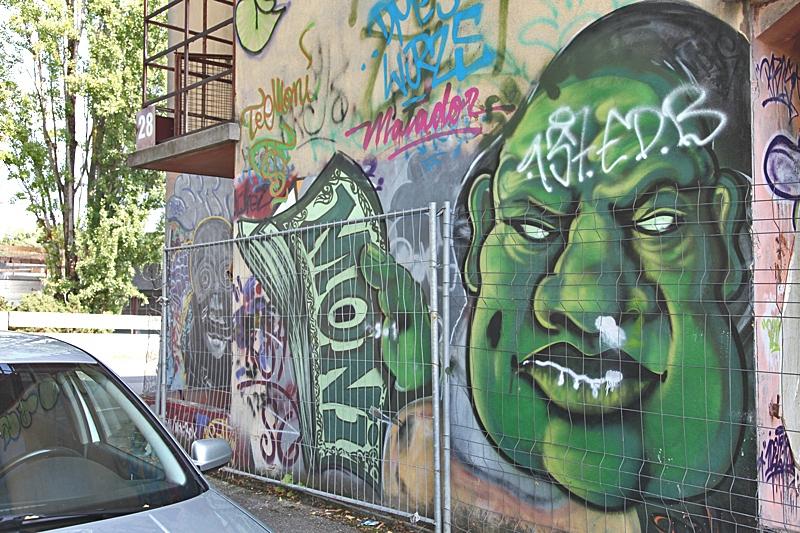 Des graffitis aux Franchises IMG_0456-sssssssss.jpg