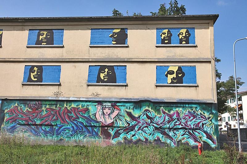 Des graffitis aux Franchises IMG_0441-sssssssss.jpg