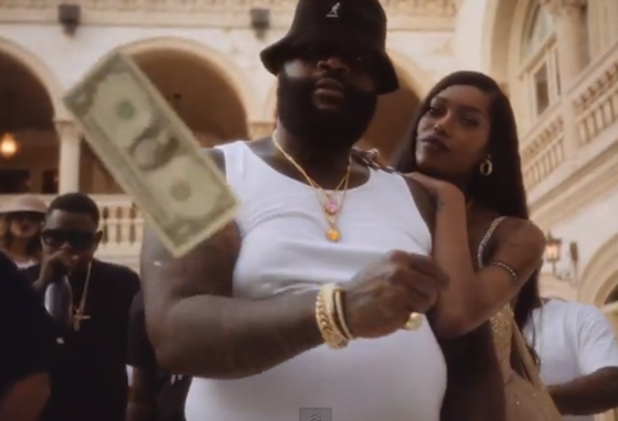 NEW MUSIC VIDEO: RICK ROSS Feat R. KELLY – « KEEP DOIN’ THAT (RICH BITCH) »