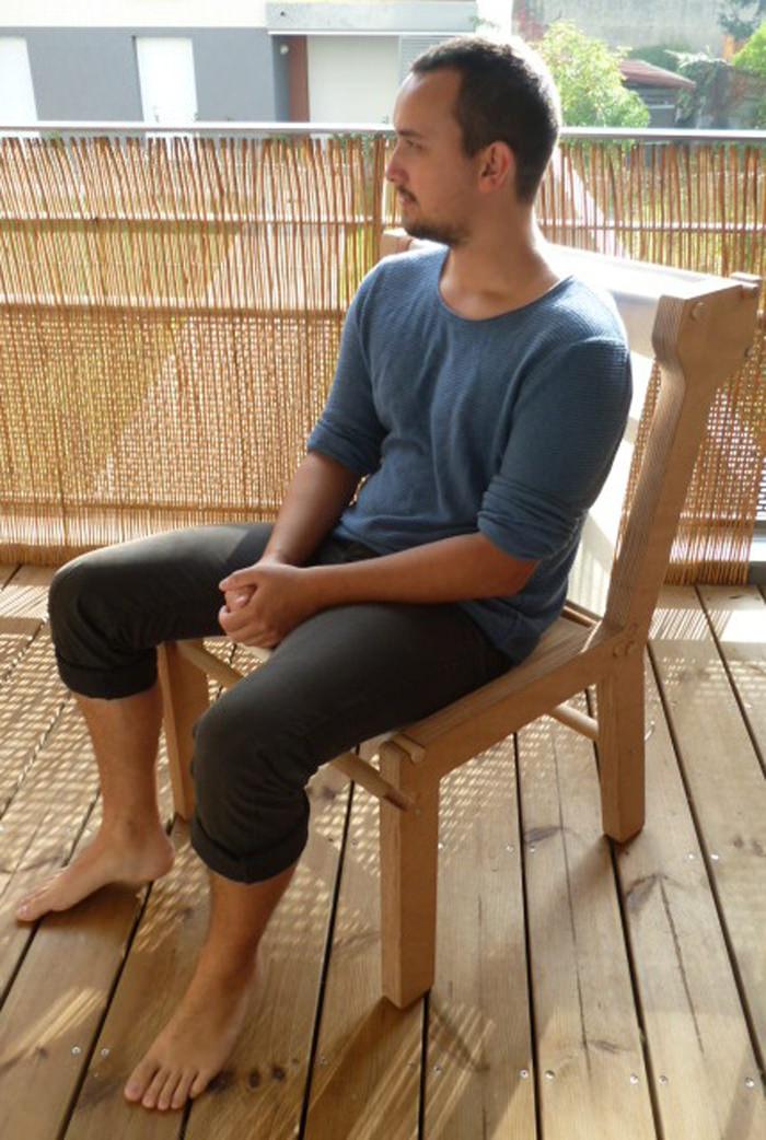 La chaise qui se détend par Antoine LAMANT La chaise qui se détend par Antoine LAMANT