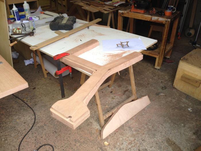 La chaise qui se détend par Antoine LAMANT La chaise qui se détend par Antoine LAMANT