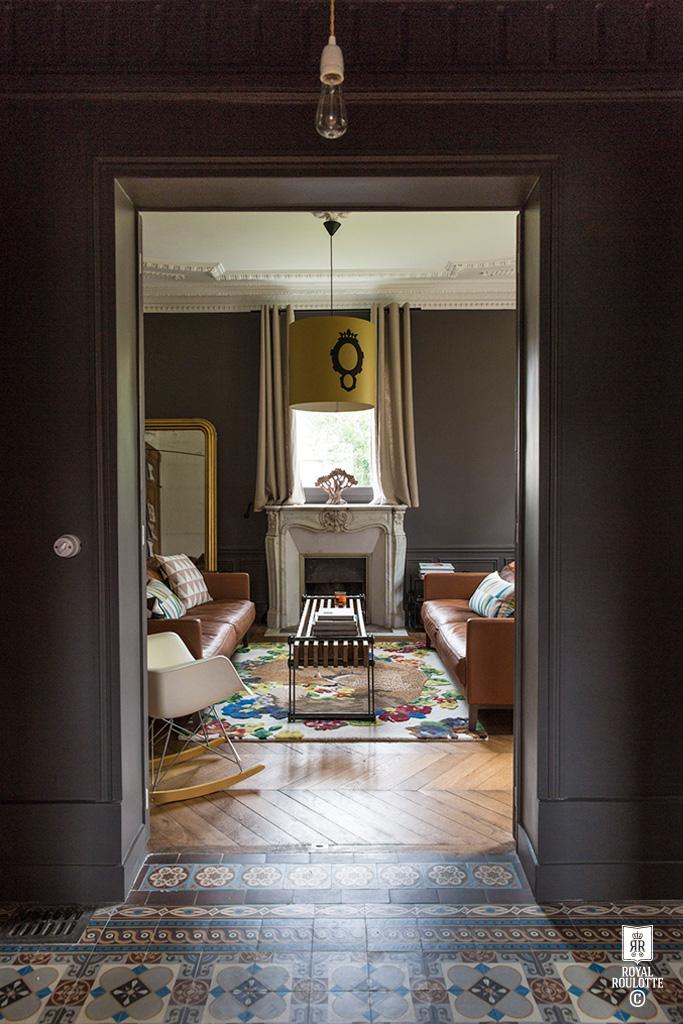 1Day1Post #13 – Royal Roulotte ROYAL_ROULOTTE_LIVING_LOUISE