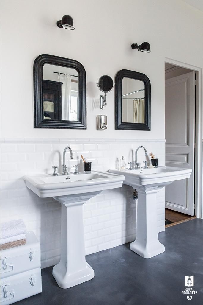 1Day1Post #13 – Royal Roulotte ROYAL_ROULOTTE_BATHROOM_08