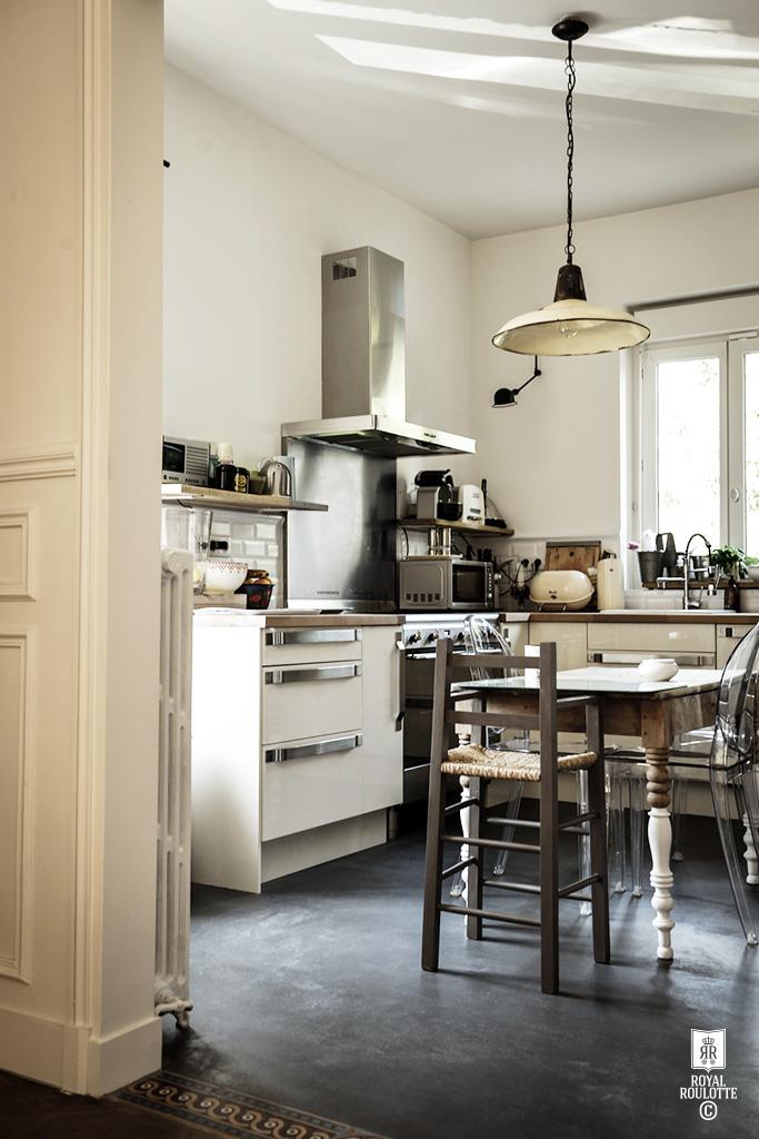 1Day1Post #13 – Royal Roulotte ROYAL_ROULOTTE_KITCHEN_7