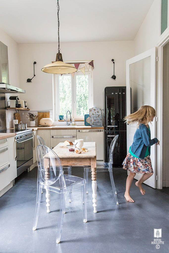 1Day1Post #13 – Royal Roulotte ROYAL_ROULOTTE_KITCHEN_LIFE_03