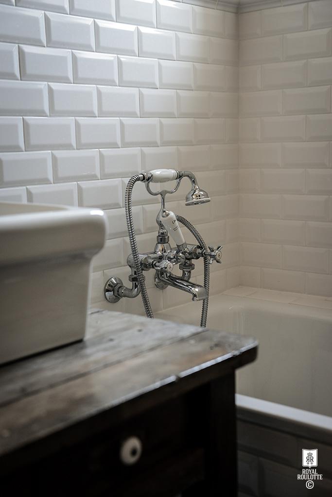 1Day1Post #13 – Royal Roulotte ROYAL_ROULOTTE_BATHROOM_KIDS_DETAIL