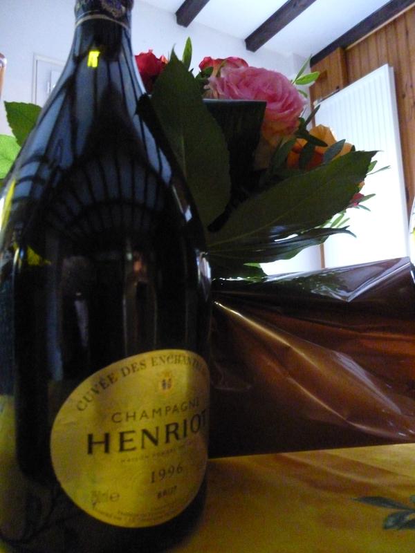 Champagne Henriot, Les Enchanteleurs, Bargylus et Beaucastel Vieilles Vignes pour recevoir nos amis de Bourg en Gironde P1010041