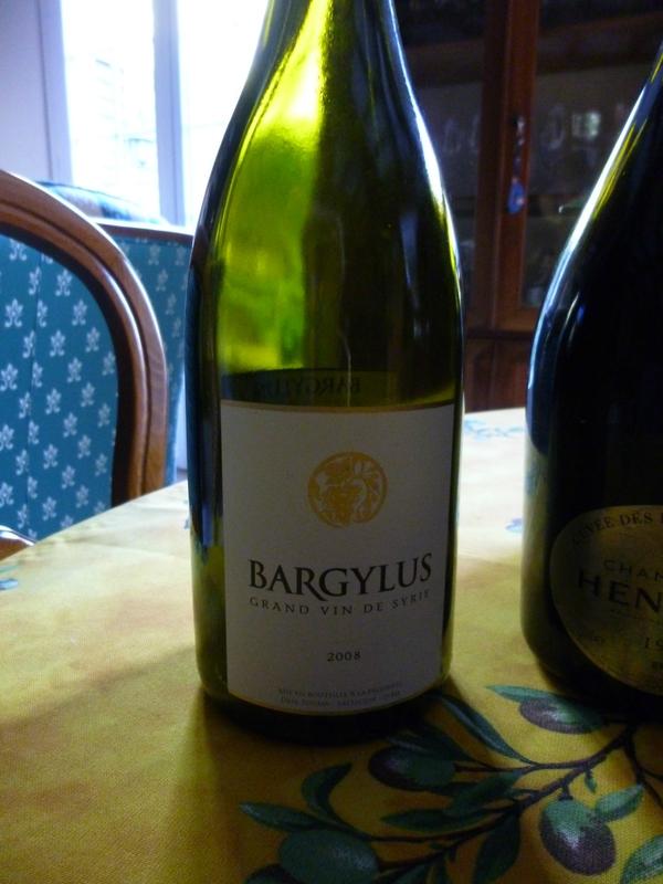 Champagne Henriot, Les Enchanteleurs, Bargylus et Beaucastel Vieilles Vignes pour recevoir nos amis de Bourg en Gironde P1010038