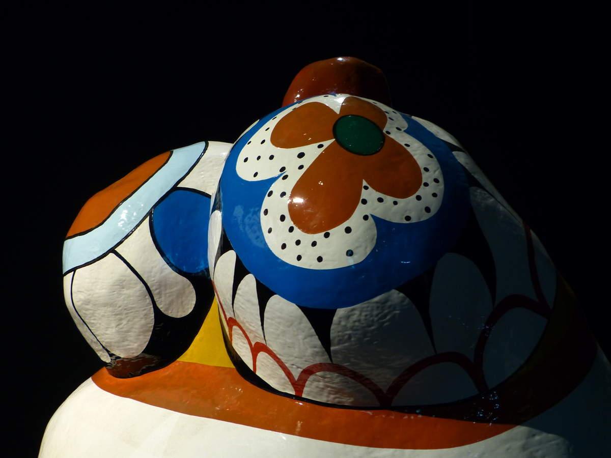 Niki de Saint Phalle = une explosion de formes, de couleurs, de sensualité, de femmes....