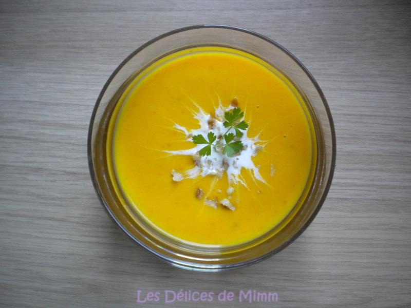 Velouté de potimarron au praliné de noisettes Velouté de potimarron au praliné de noisettes