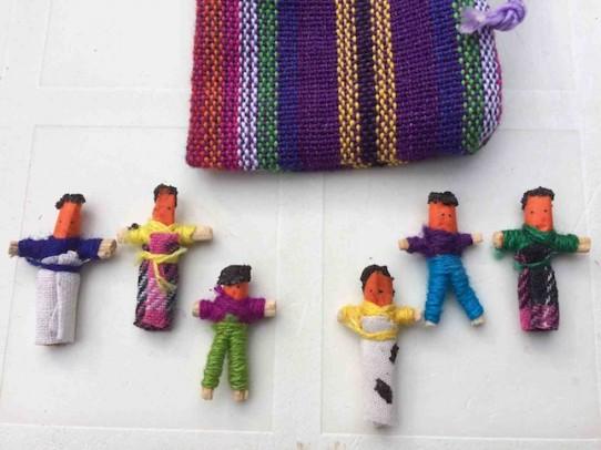 Offrez des poupées anti tracas du Guatemala