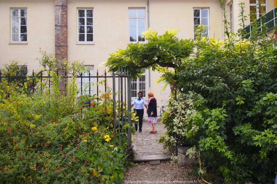 Balade des jardins cachés (Paris 5 – 6 – 7 – 12) balade-jardins-cachés-jardin-du-presbytere-saint-françois-xavier-69_gagaone