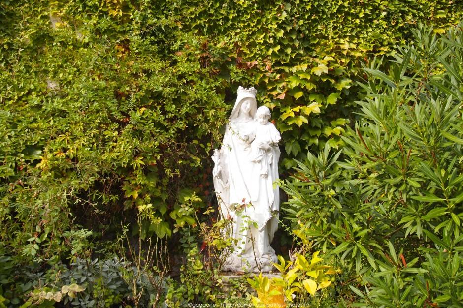 Balade des jardins cachés (Paris 5 – 6 – 7 – 12) balade-jardins-cachés-jardin-du-presbytere-saint-françois-xavier-67_gagaone