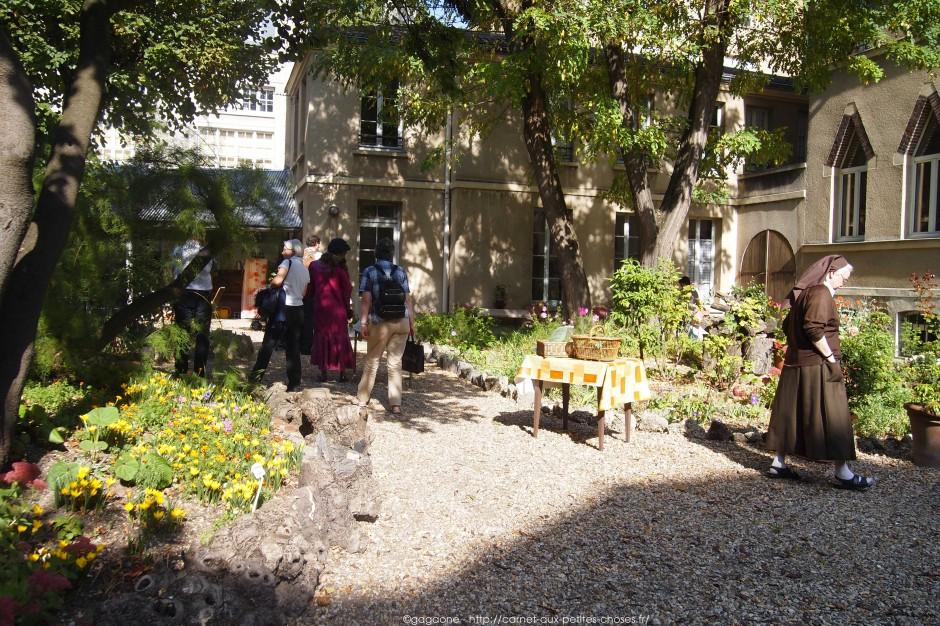 Balade des jardins cachés (Paris 5 – 6 – 7 – 12) balade-jardins-cachés-jardins-soeurs-adoration-5_gagaone