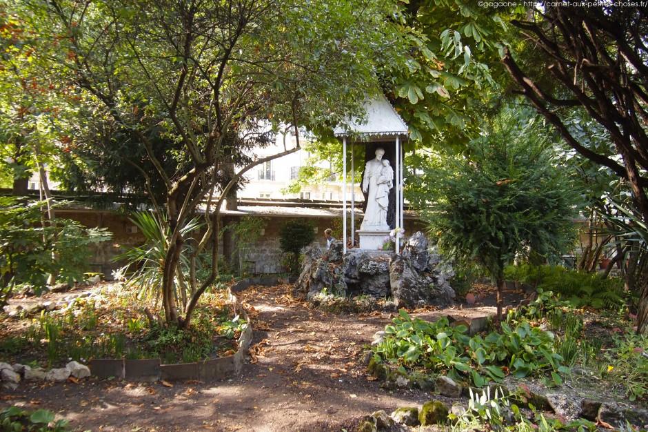 Balade des jardins cachés (Paris 5 – 6 – 7 – 12) balade-jardins-cachés-jardins-soeurs-adoration-15_gagaone