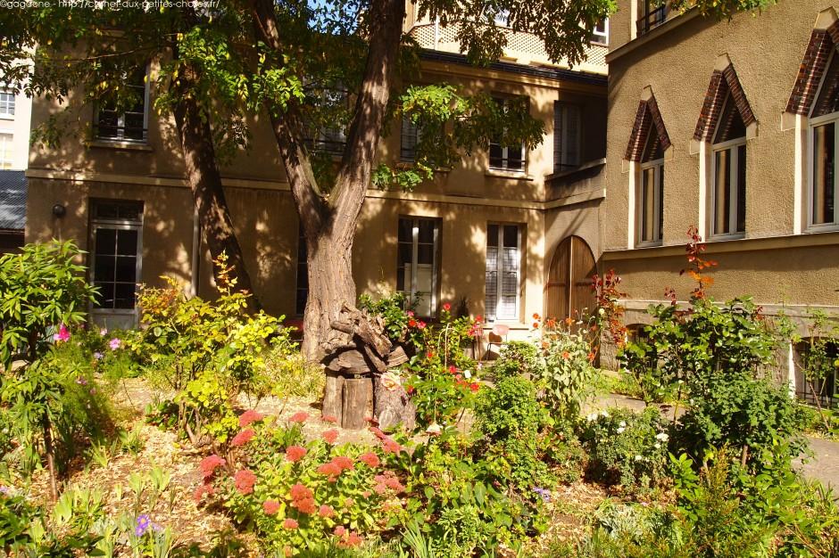 Balade des jardins cachés (Paris 5 – 6 – 7 – 12) balade-jardins-cachés-jardins-soeurs-adoration-17_gagaone